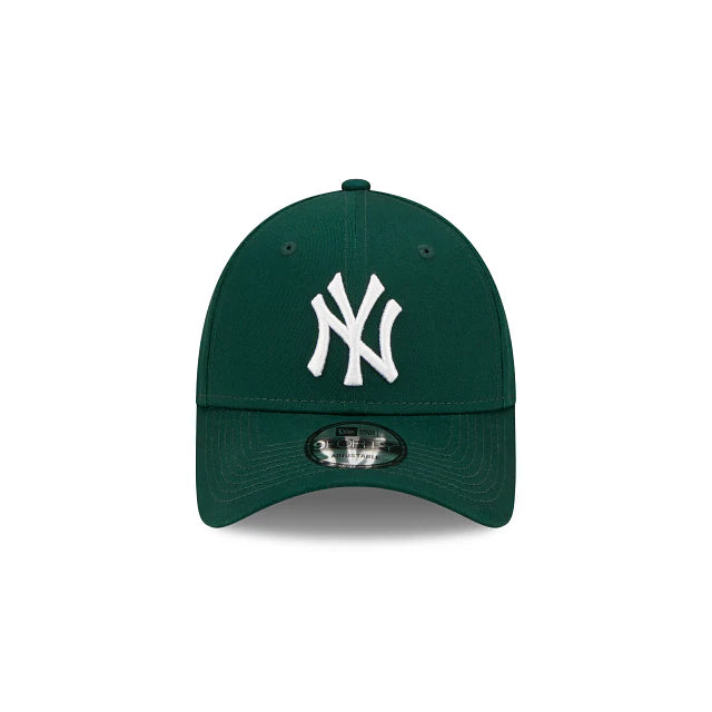 Gorra New York Yankees MLB League Essential 9Forty  Ajustable Verde New Era