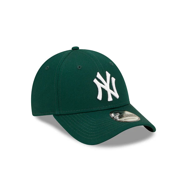 Gorra New York Yankees MLB League Essential 9Forty  Ajustable Verde New Era