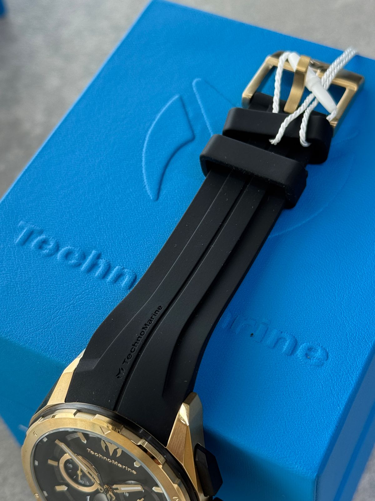 RELOJ TECHNOMARINE DEPORTIVO PARA HOMBRE OCEAN - GOLD -  TM-318102
