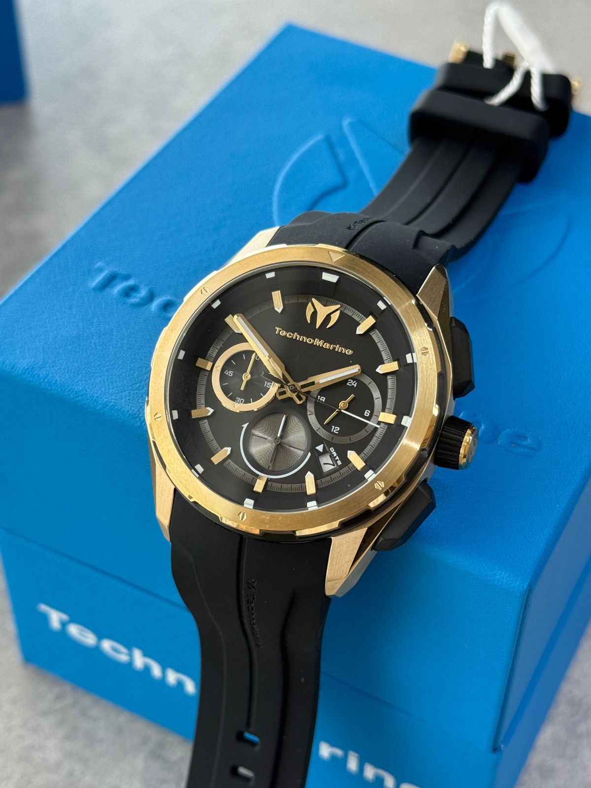 RELOJ TECHNOMARINE DEPORTIVO PARA HOMBRE OCEAN - GOLD -  TM-318102