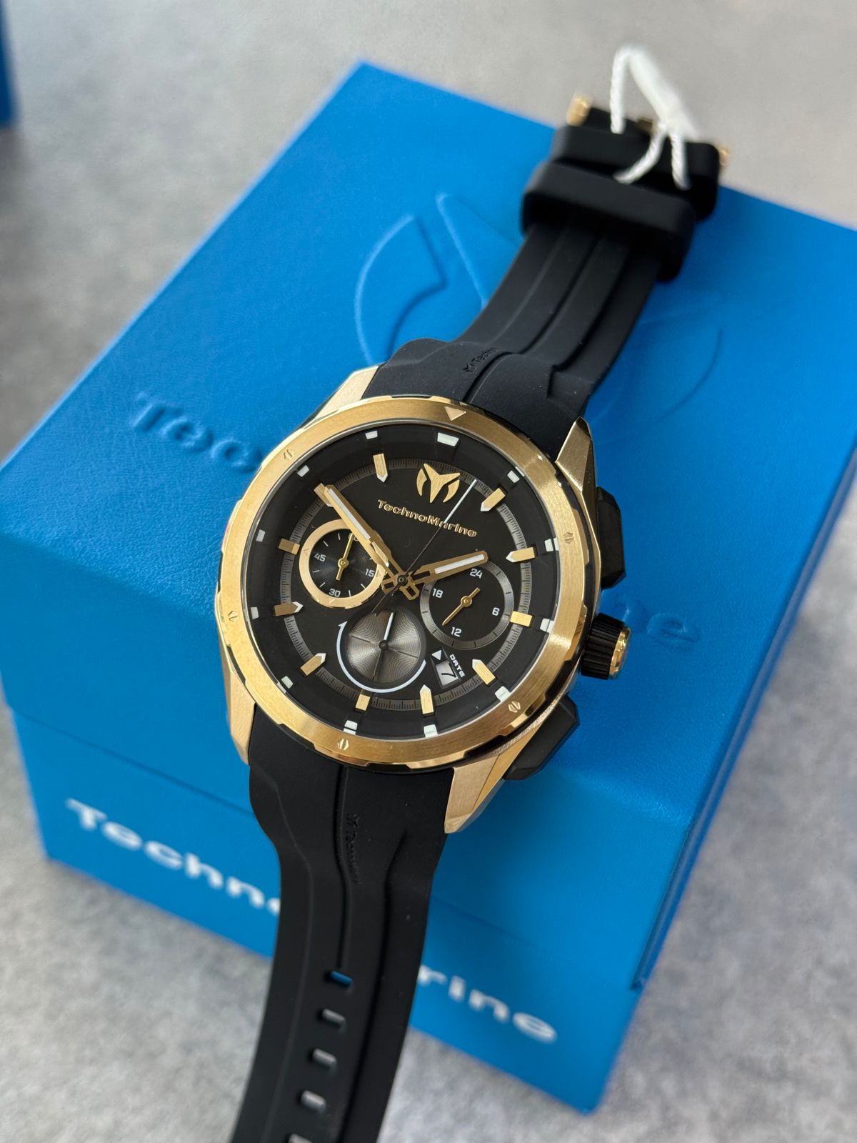 RELOJ TECHNOMARINE DEPORTIVO PARA HOMBRE OCEAN - GOLD -  TM-318102