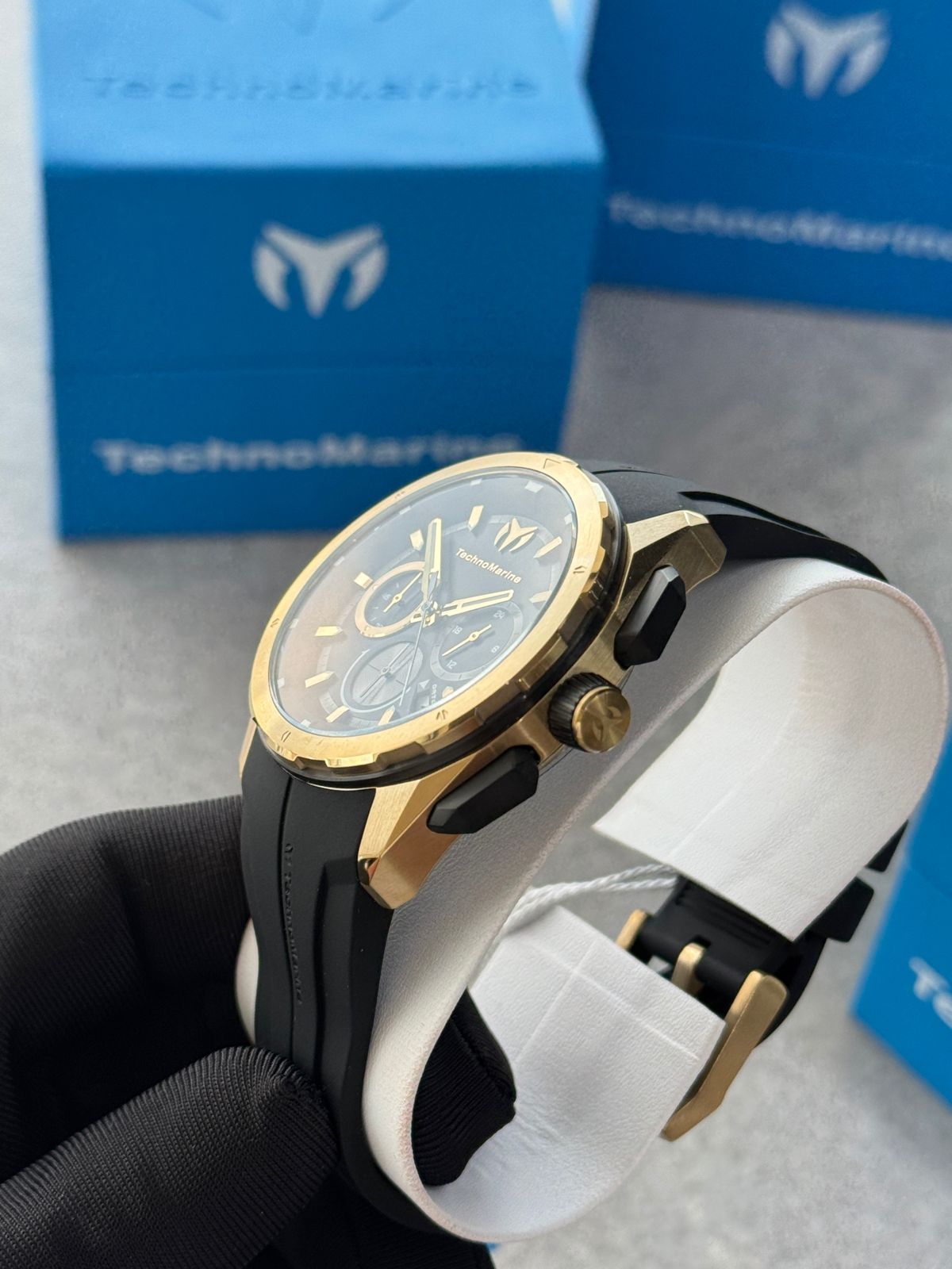 RELOJ TECHNOMARINE DEPORTIVO PARA HOMBRE OCEAN - GOLD -  TM-318102