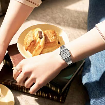 CASIO VINTAGE LA670WA-7DF