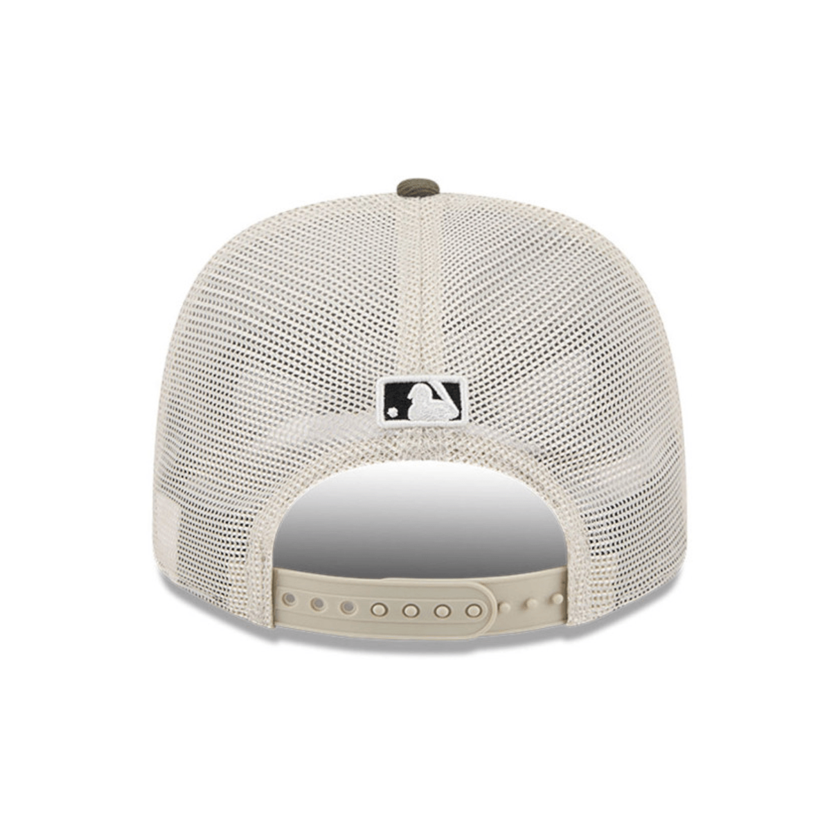 Gorra Boston Red Sox MLB Armed Forces Day 9SEVENTY Ajustable Beige