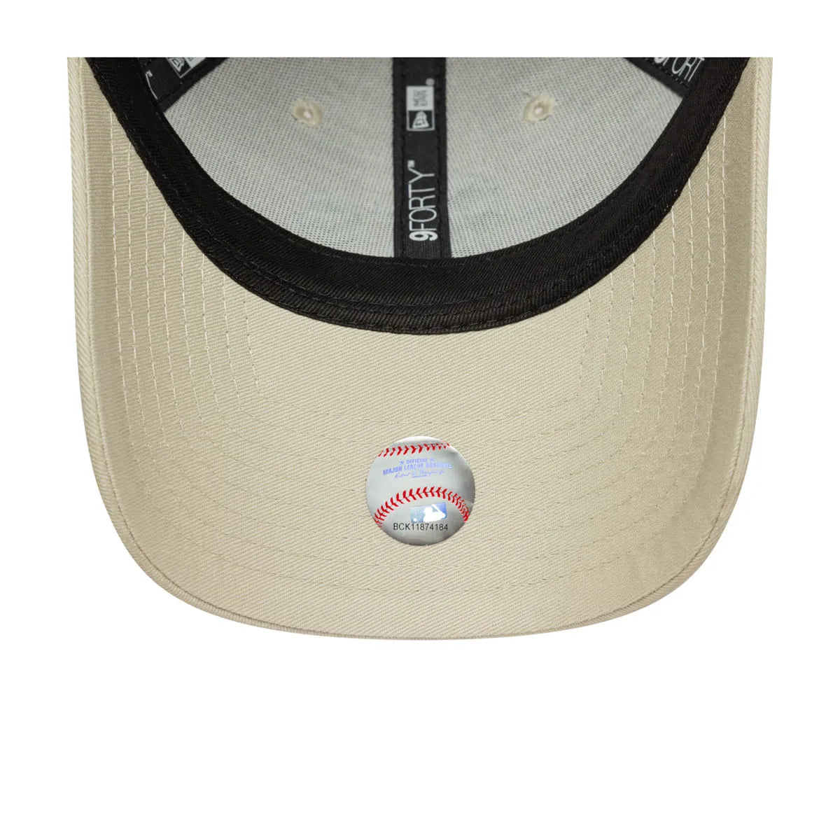 GORRA OAKLAND ATHLETICS MLB LEAGUE ESSENTIALS 9FORTY AJUSTABLE BEIGE NEW ERA