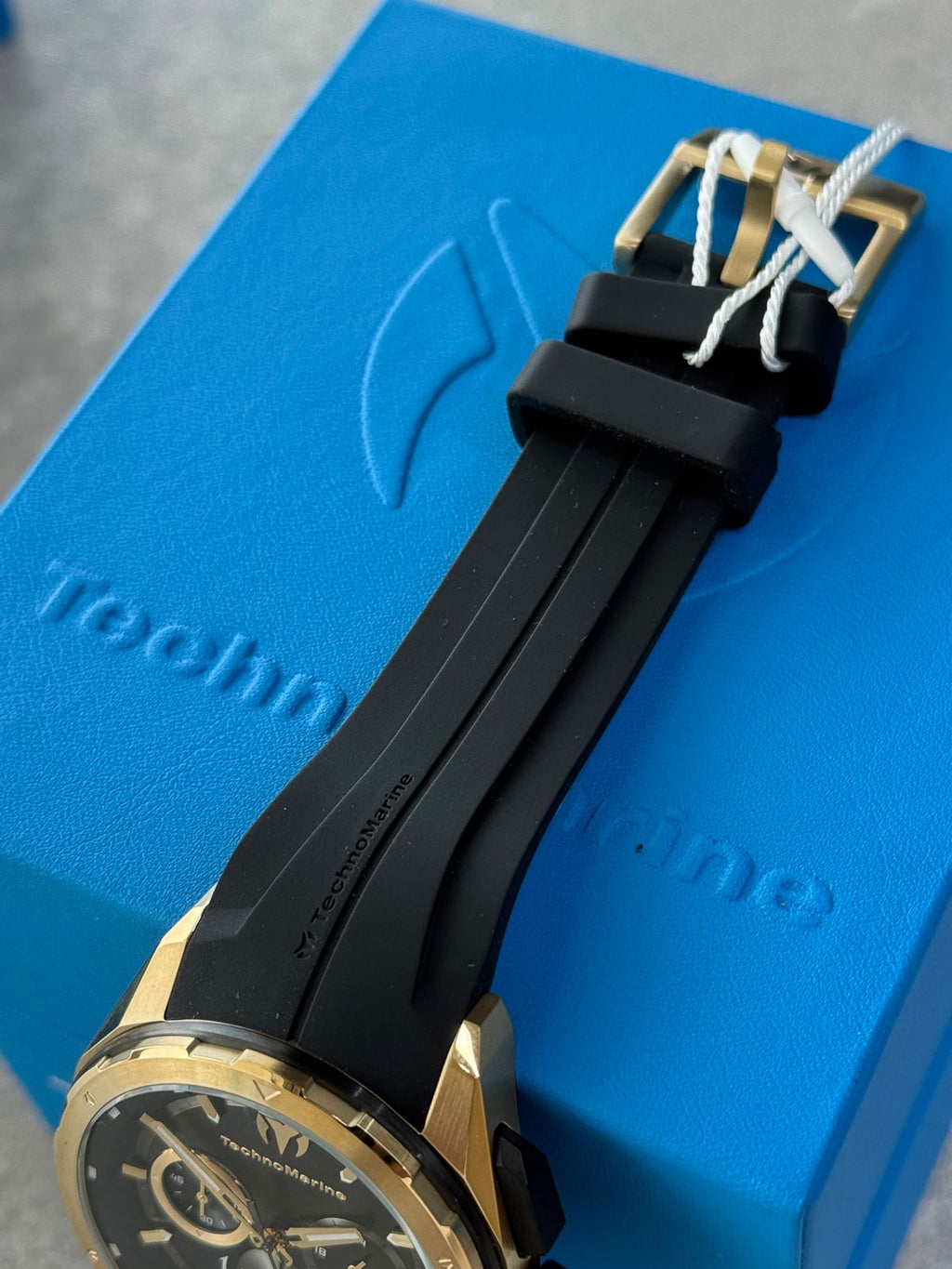 RELOJ TECHNOMARINE DEPORTIVO PARA HOMBRE OCEAN - GOLD -  TM-318102